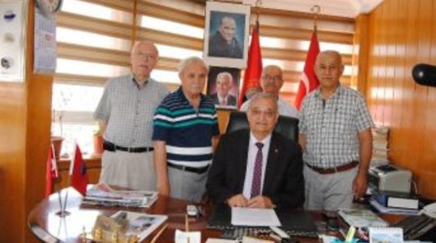 Emeklilerden &lsquo;darbe&rsquo; Karşıtı Bildirge