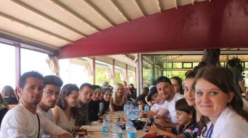 Karam&uuml;rsel&rsquo;in Tarihi Ve K&uuml;lt&uuml;rel Yapısı Yabancı &Ouml;ğrencilere Anlatıldı