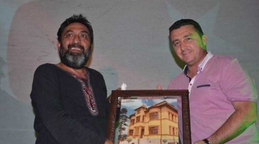 Demokrasi N&ouml;betinde Ahmet Yenilmez R&uuml;zgarı