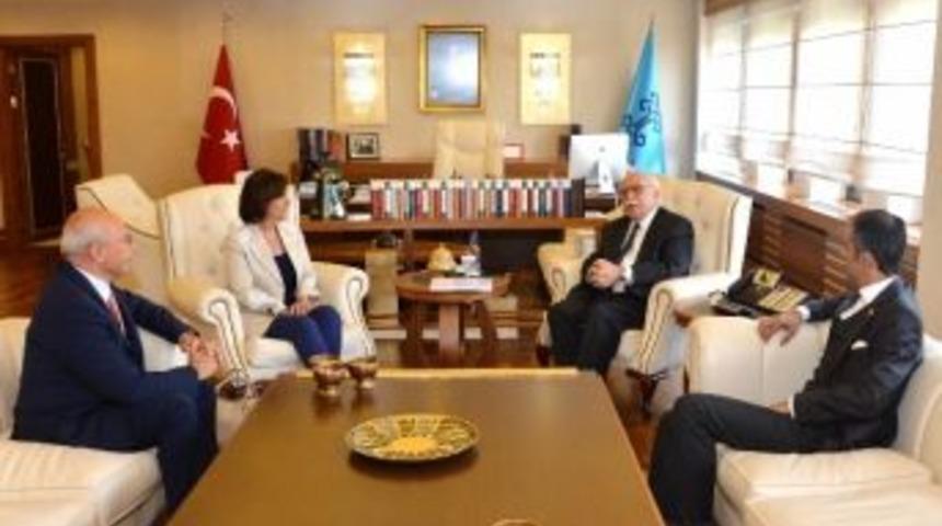 Chp’li Vekiller Bakan Avcı’yla Bir Araya Geldi