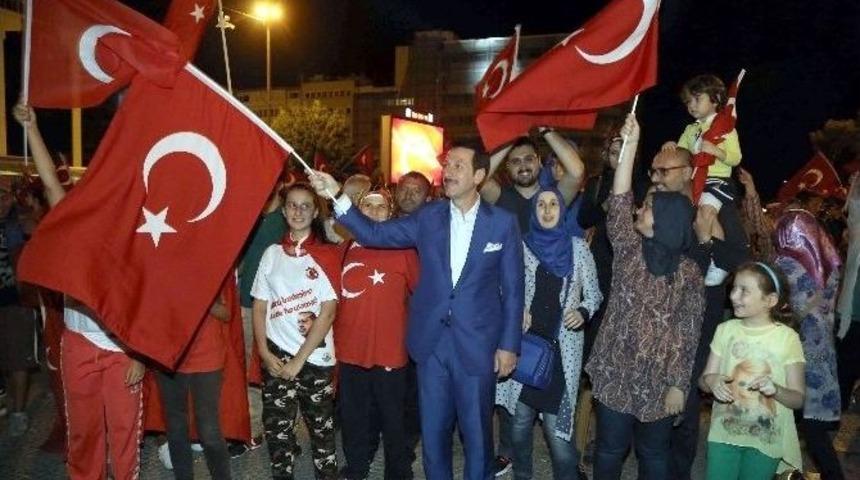 İlkadım’dan Meydanda Sabah Namazı Ve Dua Programı