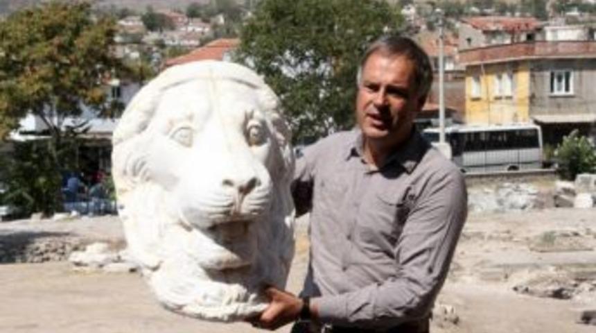 T&uuml;rkiye Sevdalısı &Uuml;nl&uuml; Arkeolog Hayatını Kaybetti