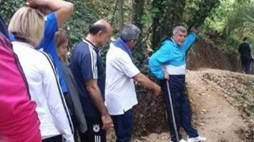 Kartepeli Kadınlar Başkan Karaosmanoğlu İle Y&uuml;r&uuml;d&uuml;