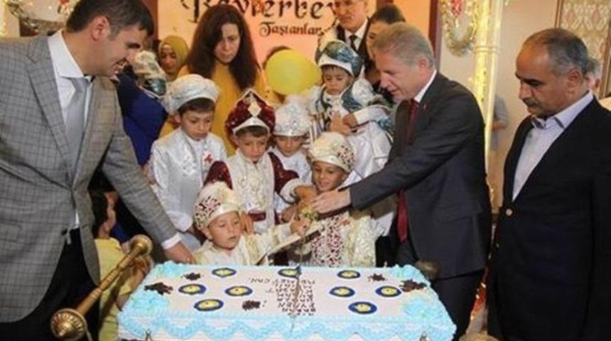 Sevgi Evleri&rsquo;nde Kalan &Ccedil;ocuklar İ&ccedil;in S&uuml;nnet T&ouml;reni D&uuml;zenlendi