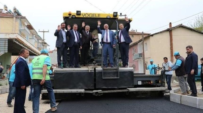 Manisa B&uuml;y&uuml;kşehir&rsquo;den 60 G&uuml;nde Bin 500 Kilometre Asfalt