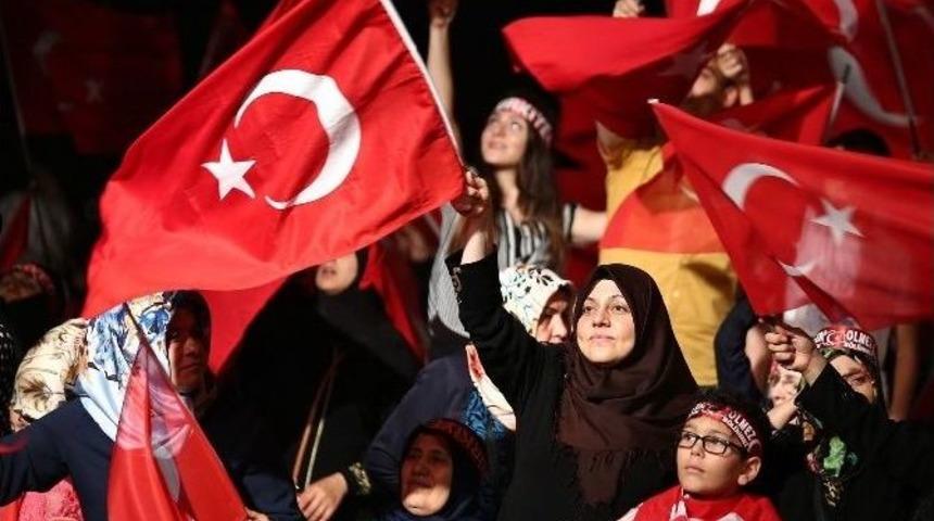 Tanklara Göğsünü Siper Eden Kahraman Başakşehir’de