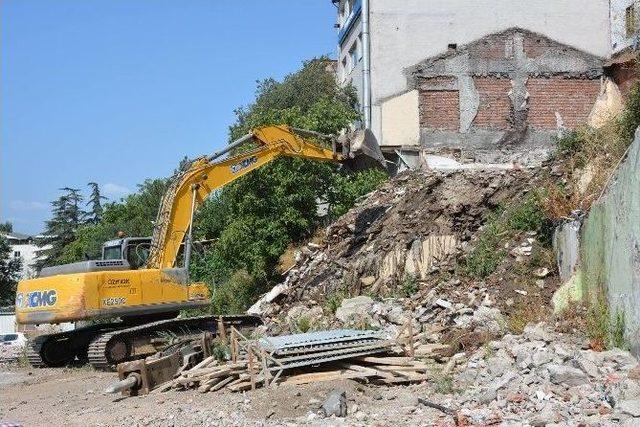 Niksar’da ‘kapalı Semt Pazarı Ve Otopark Projesi’ İnşaatına Başlandı