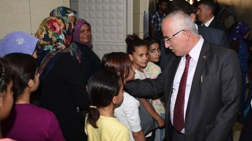 Şanlıurfa Valisi G&uuml;ng&ouml;r Azim Tuna Aşevini Ziyaret Etti