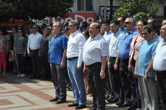 Nazilli’de Demokrasi İçin Tek Yumruk Oldu