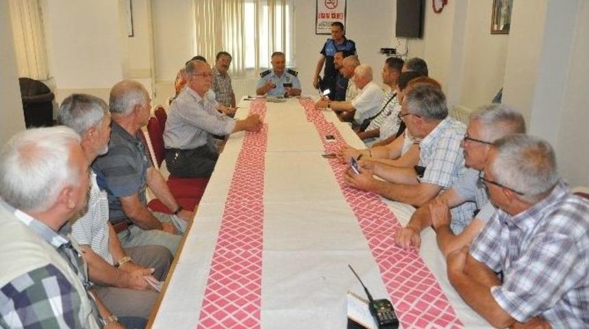İl&ccedil;e Emniyet M&uuml;d&uuml;r&uuml; G&uuml;ner Muhtarla Bir Araya Geldi