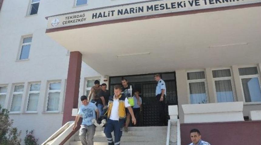 Merdivenden D&uuml;şen İş&ccedil;i Yaralandı