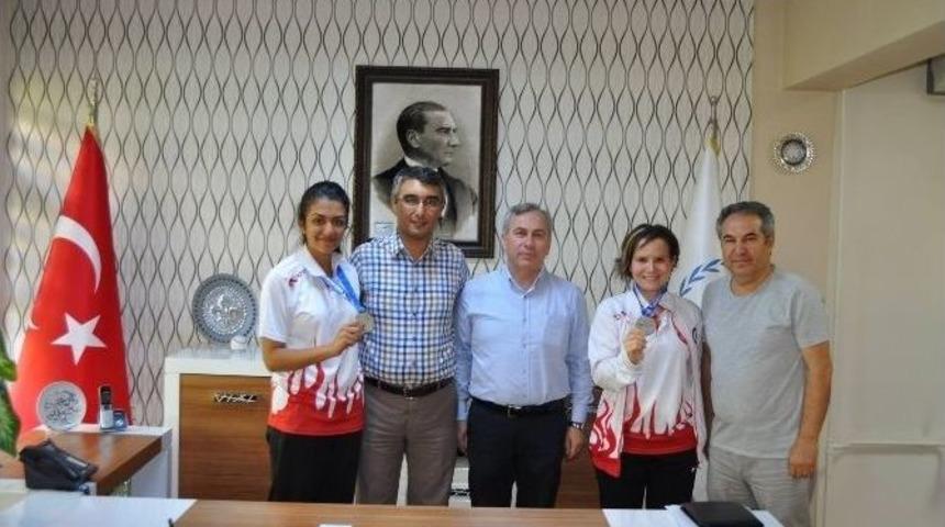 Taekwondo&rsquo;da D&uuml;nya İkincisi Olan İşitme Engelli Sporcular Eskişehir&rsquo;de