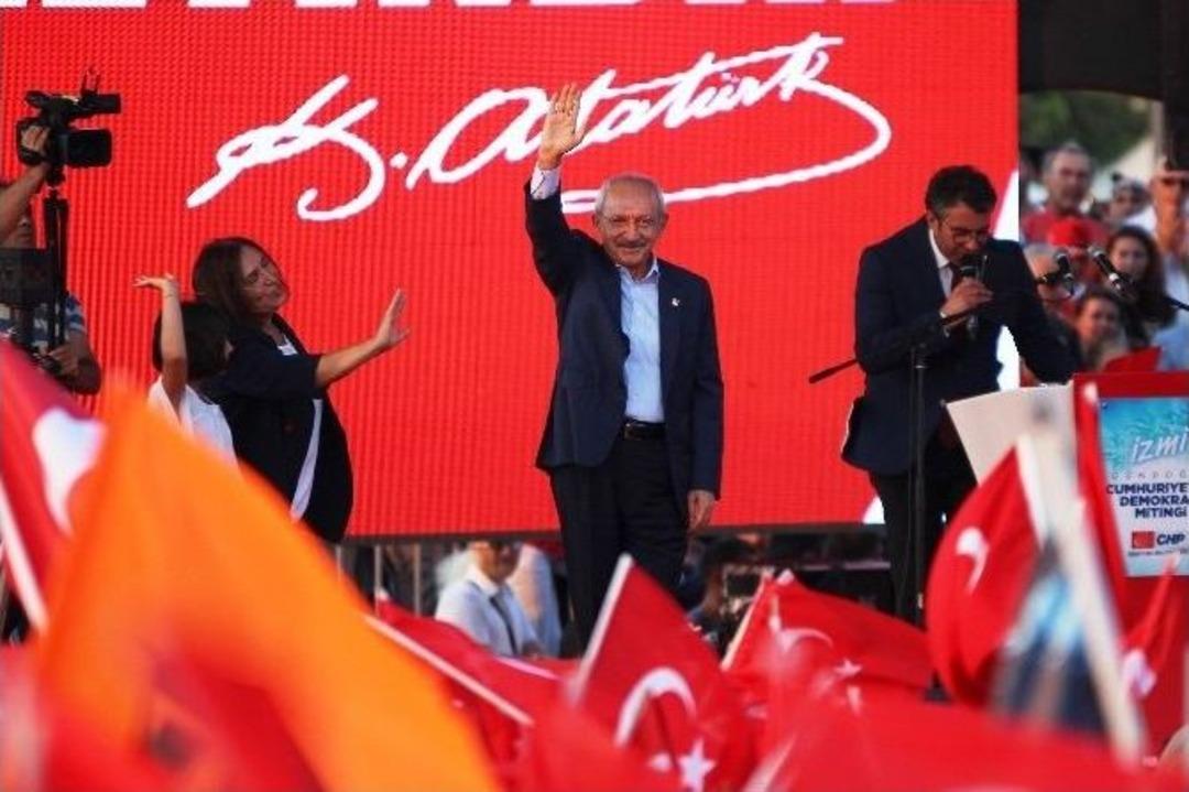 Kılı&ccedil;daroğlu İzmir&rsquo;de Konuştu