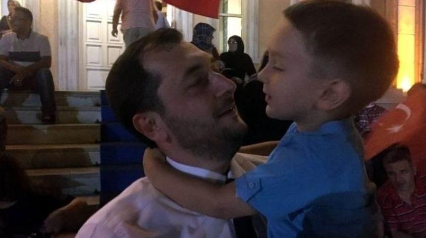 İl Başkanı Oğlunu 3 G&uuml;n Sonra Demokrasi N&ouml;betinde G&ouml;rebildi