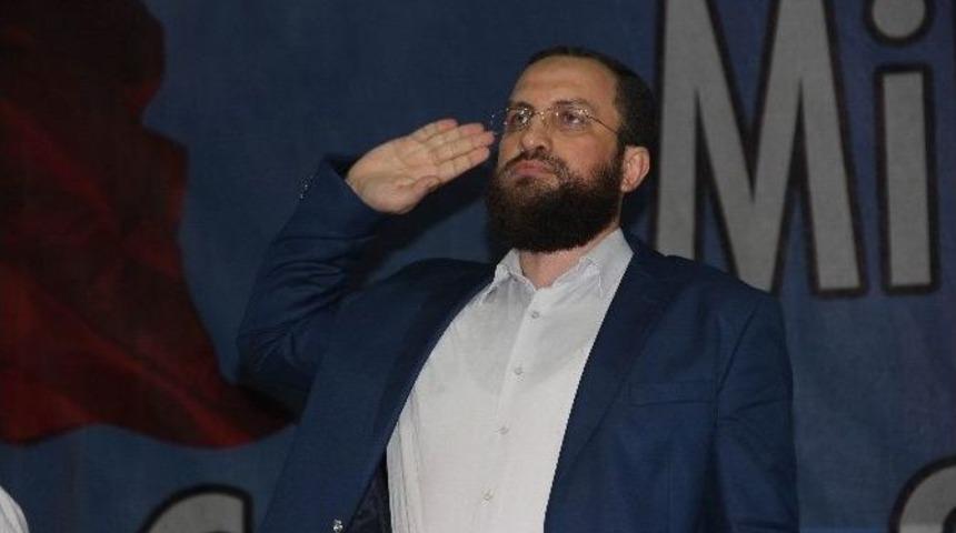 Filistinli &Ouml;ğretim G&ouml;revlisi, Demokrasi N&ouml;betindekilere Selam Durdu