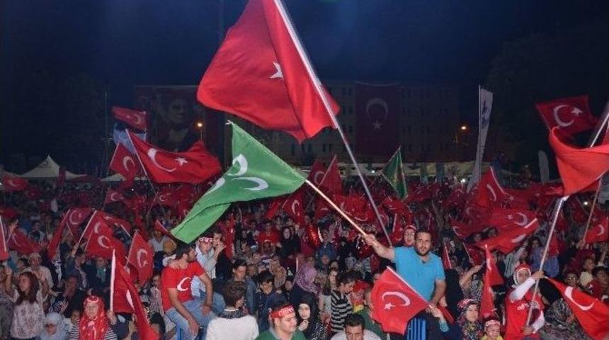 Eskişehirliler Demokrasi N&ouml;betinin 21&rsquo;inci G&uuml;n&uuml;nde