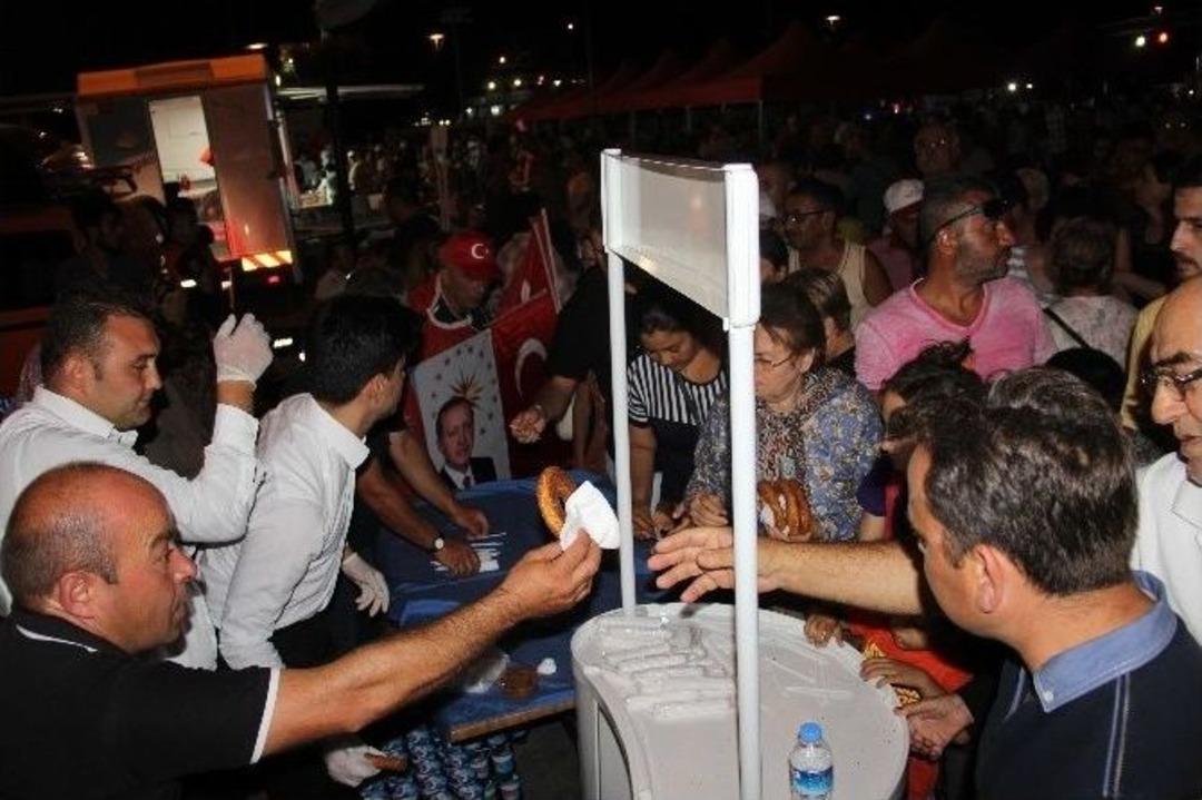 &Ccedil;anakkale&rsquo;de Demokrasi N&ouml;beti S&uuml;r&uuml;yor