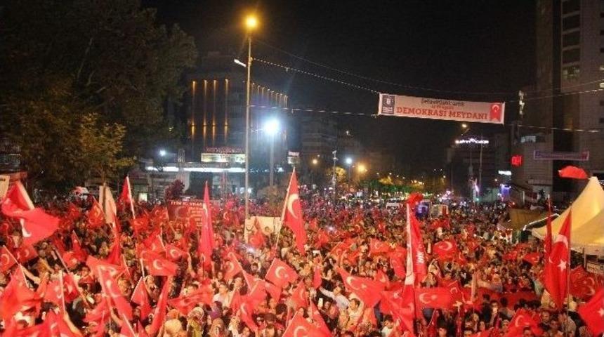 Bakan &Ouml;zl&uuml; Kılı&ccedil;daroğlu&rsquo;nu Yenikapı Mitingine &Ccedil;ağırdı