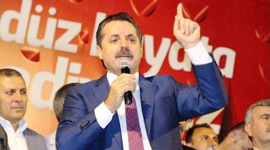 Bakan Çelik Konya’da Demokrasi Nöbetine Katıldı