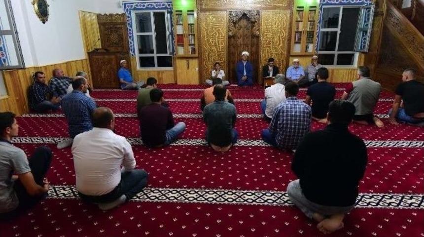 Ahıska T&uuml;rkleri Şehitler İ&ccedil;in Mevlit Okuttu