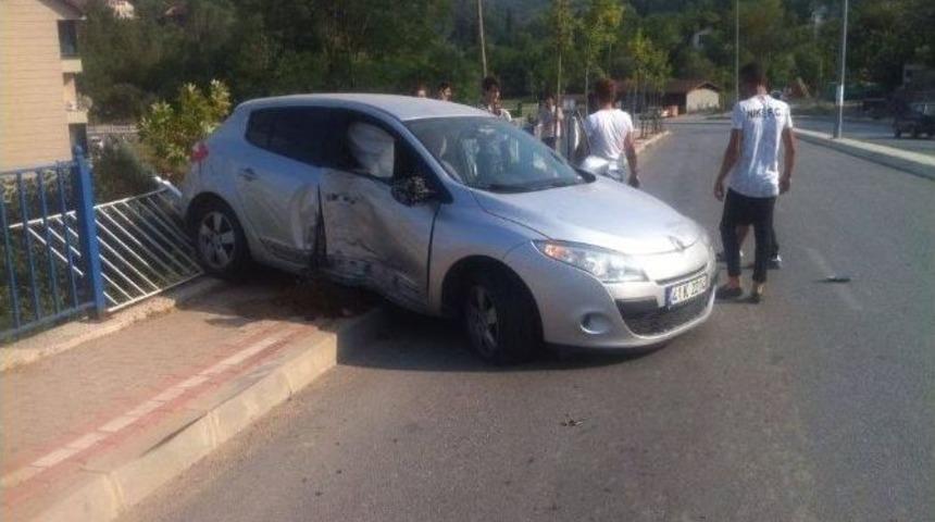 Kocaeli&rsquo;de Trafik Kazası: 1 Yaralı