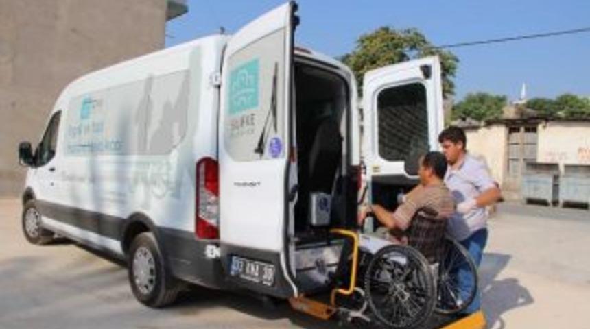 Silifke&rsquo;de Engelli Ve Yaşlılar İ&ccedil;in Hastane Servis Aracı
