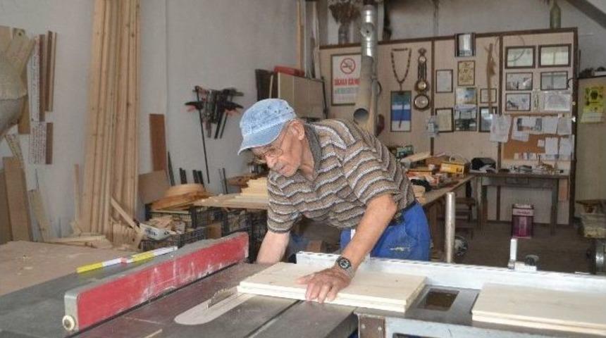 Yarım Asırdır Baba Mesleğini Yapıyor