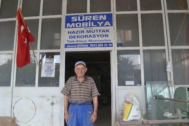 Yarım Asırdır Baba Mesleğini Yapıyor