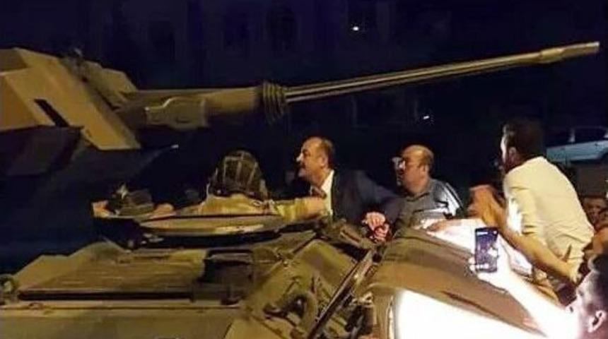 Başkan Akg&uuml;l, Mamaklılar&rsquo;ın Darbeye Direnişini Anlattı