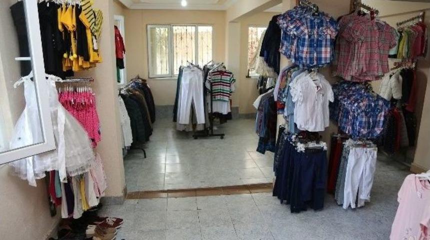 &Uuml;nye&rsquo;de İhtiya&ccedil; Sahipleri İ&ccedil;in Giyim Mağazası A&ccedil;ıldı