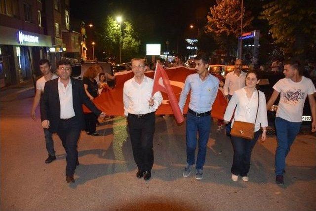 Ptt &Ccedil;alışanlarından Demokrasi N&ouml;betine Destek 1