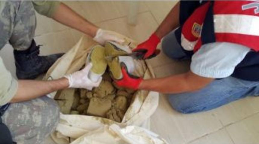 Diyarbakır&rsquo;da 29 Kilo 814 Gram Esrar Ele Ge&ccedil;irildi