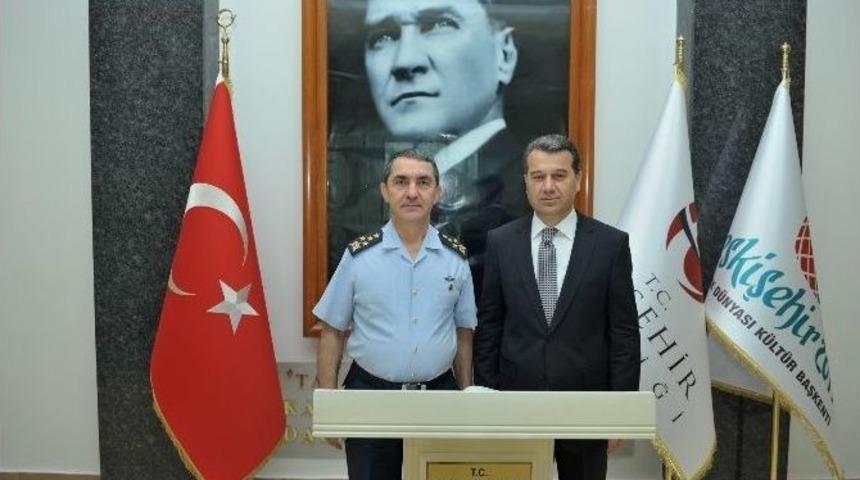 Orgeneral K&uuml;&ccedil;&uuml;kaky&uuml;z, Vali &Ccedil;elik&rsquo;e İade-i Ziyarette Bulundu