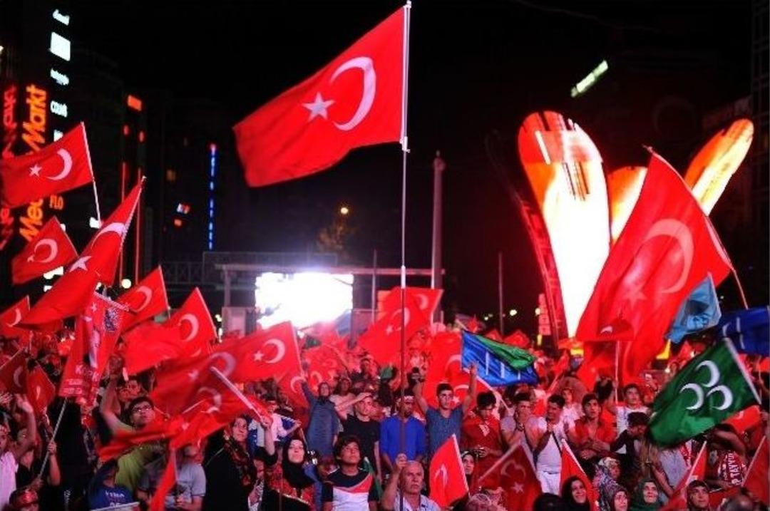 Başkan G&ouml;k&ccedil;ek: &ldquo;demokrasi Kahramanları, Demokrasinin Yaşaması İ&ccedil;in Bek&ccedil;iliğe Devam Edecek&rdquo;