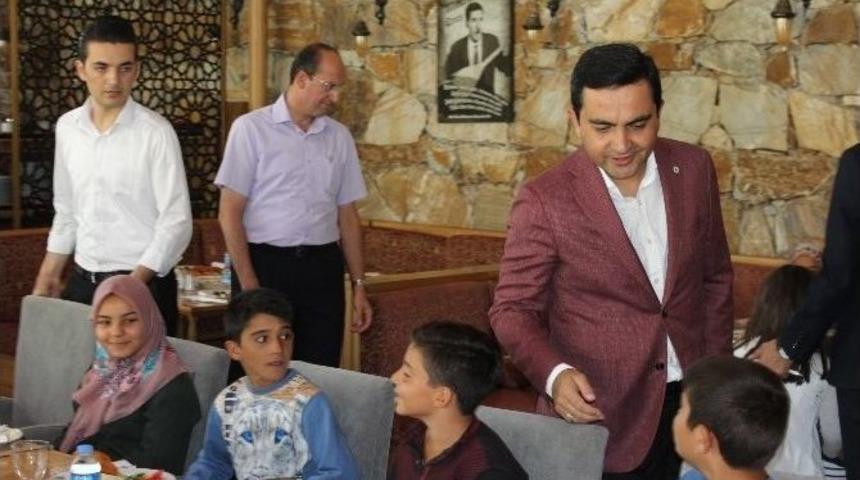 Belediye Başkanından Kur-an Kursu &Ouml;ğrencilerine Kendi Kahramanlarımızı Okuyun Tavsiyesi