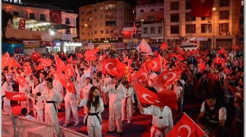 İl &Ouml;zel İdareden Muhteşem Gece