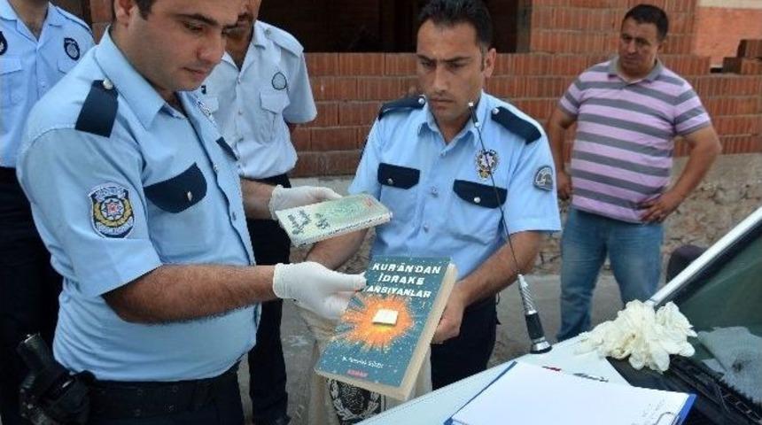 G&uuml;len&rsquo;in Kitaplarıyla Birlikte Kur&rsquo;an-ı Kerim&rsquo;i De &Ccedil;&ouml;pe Attılar