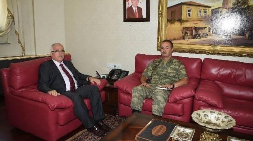 Vali Tuna Yeni Komutanı Kabul Etti