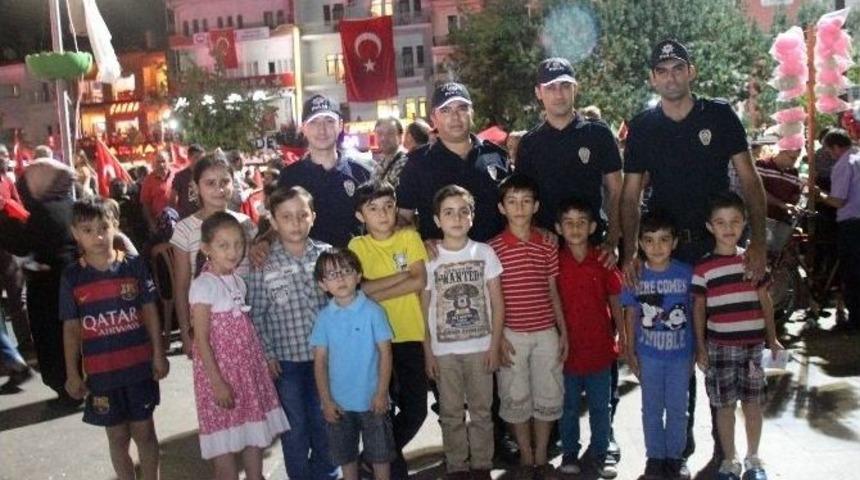 (&ouml;zel) - Polis Vatandaş El Ele Demokrasi N&ouml;betinde