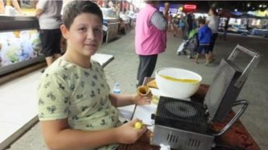 Dondurma K&uuml;lahları Liseli Harun&rsquo;a Har&ccedil;lık Oldu