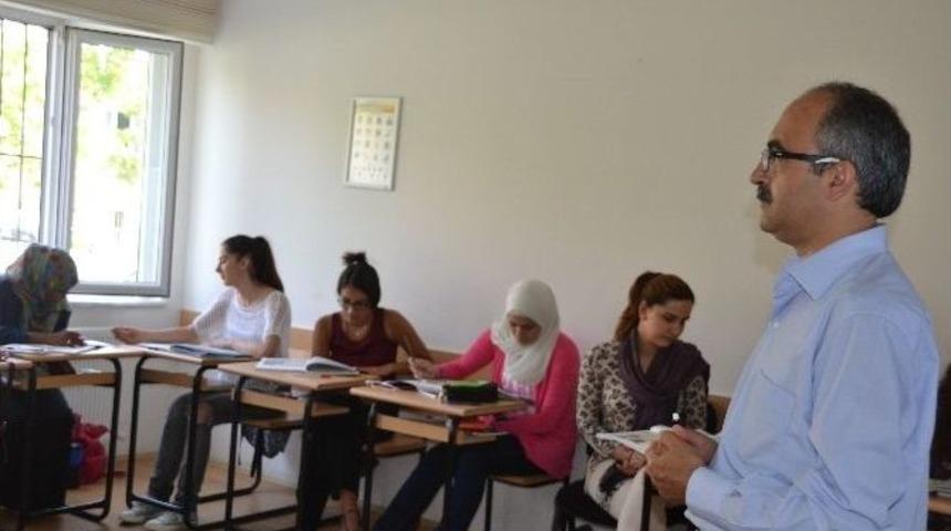 &rsquo;ohal&rsquo;de T&uuml;rk&ccedil;e&rsquo;ye Devam&rsquo;