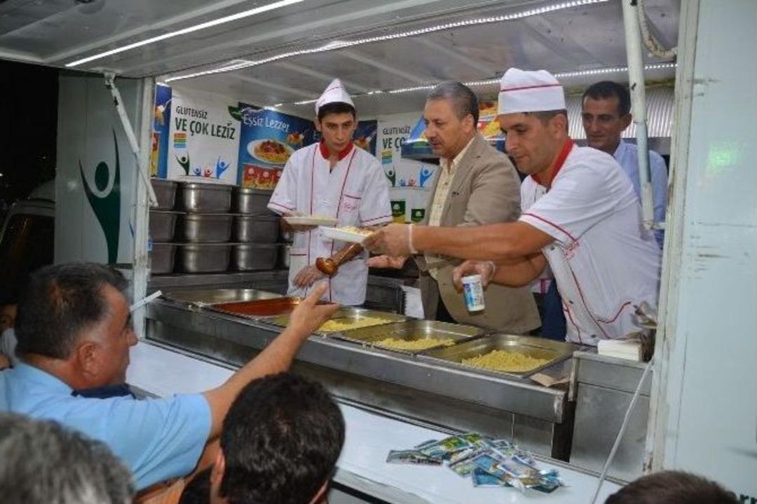 N&ouml;bette Yemek Servisi Belediye Başkanından