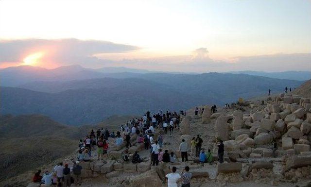 Nemrut’a Ziyaretçi Gelmiyor