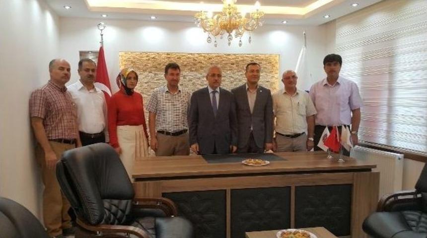 Vali G&uuml;ven&ccedil;er&rsquo;den Eğitim-bir-sen&rsquo;e Ziyaret