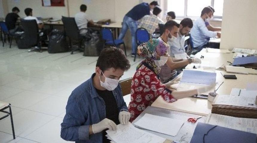 Atat&uuml;rk &Uuml;niversitesi &Ouml;ğrenci Arşiv Dosyaları Dijital Ortamda