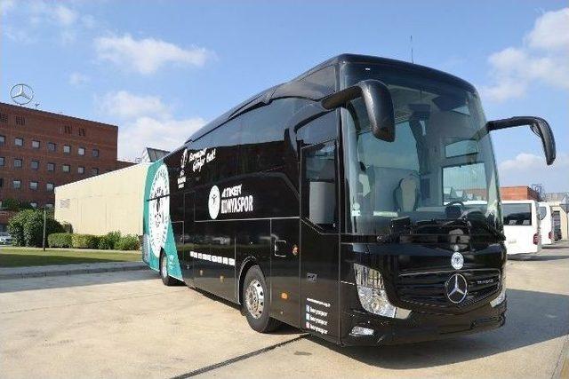 Atiker Konyaspor Yeni Mercedes-benz Travego İle Avrupa Yolunda