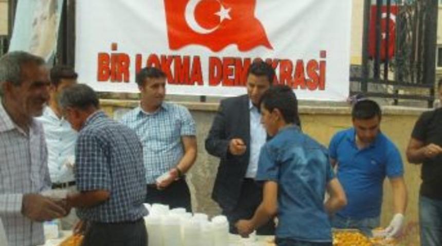 Özalp İlçesinde Şehitler İçin Lokma Tatlısı Dağıtıldı