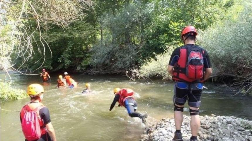 Azgın Sularla Boğuşup Kocasu Vadisi&rsquo;ni Y&uuml;zerek Ge&ccedil;tiler