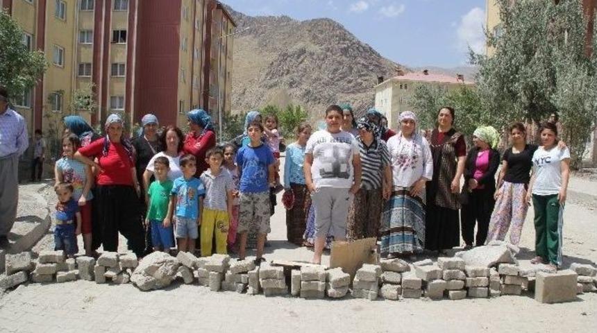 Kadınlardan Yol Kapatma Eylemi