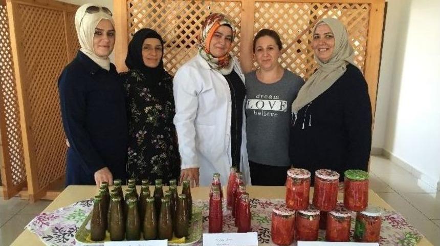 Hanımlar Kışlık İhtiya&ccedil;larını Kursta Hazırladı